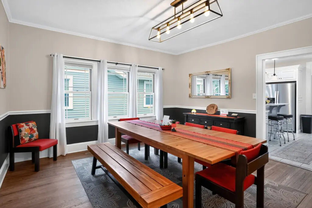 Dining room DSC04570