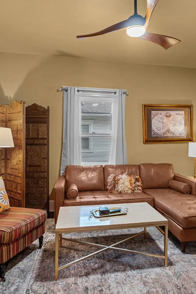 Cairo St Bungalow Springfield MO Livingroom